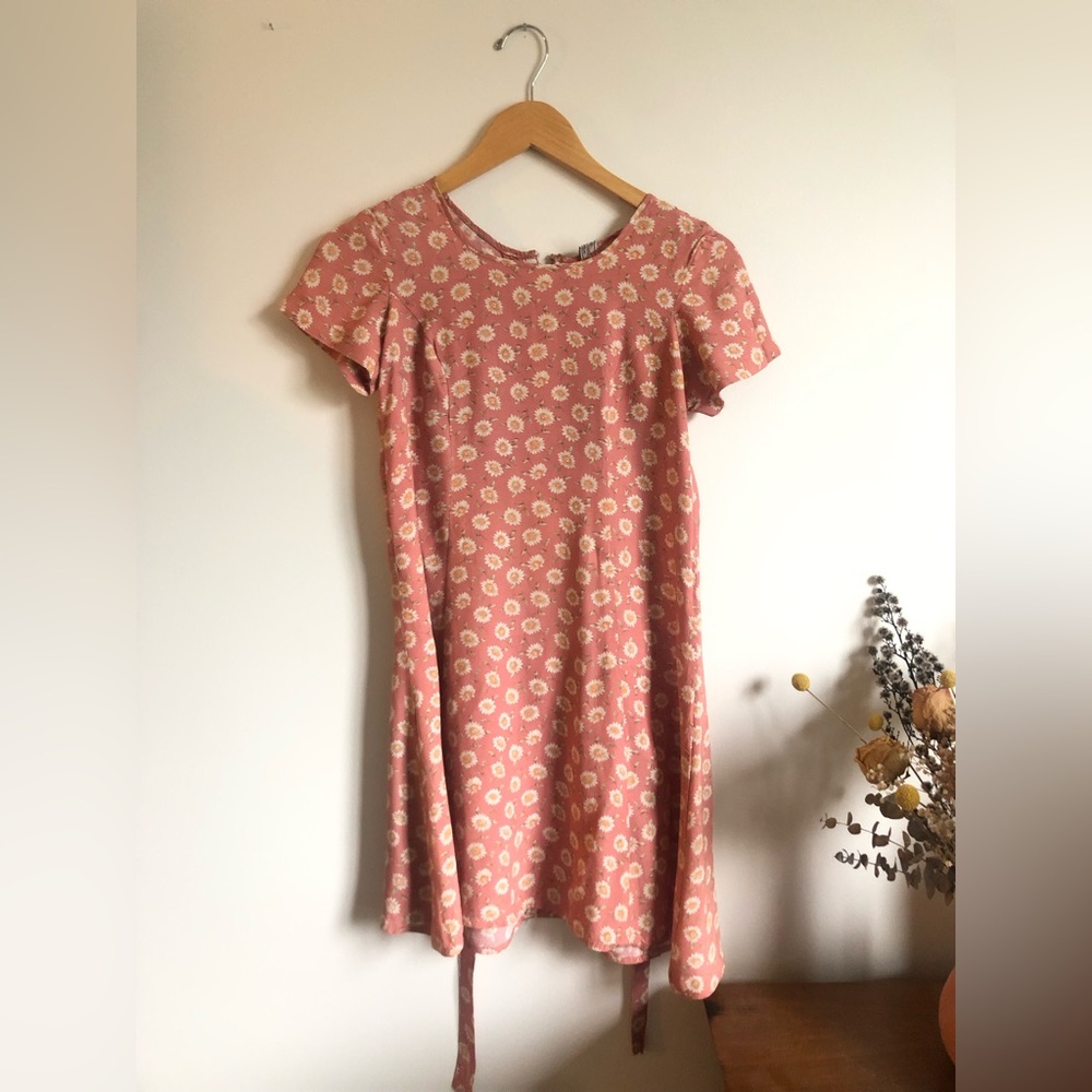 Vintage daisy pink dress